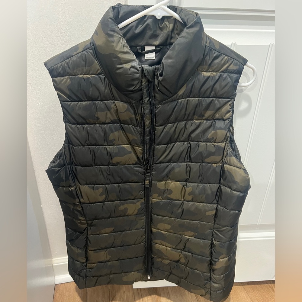 Women’s large waterproof Camouflage Puffer Vest